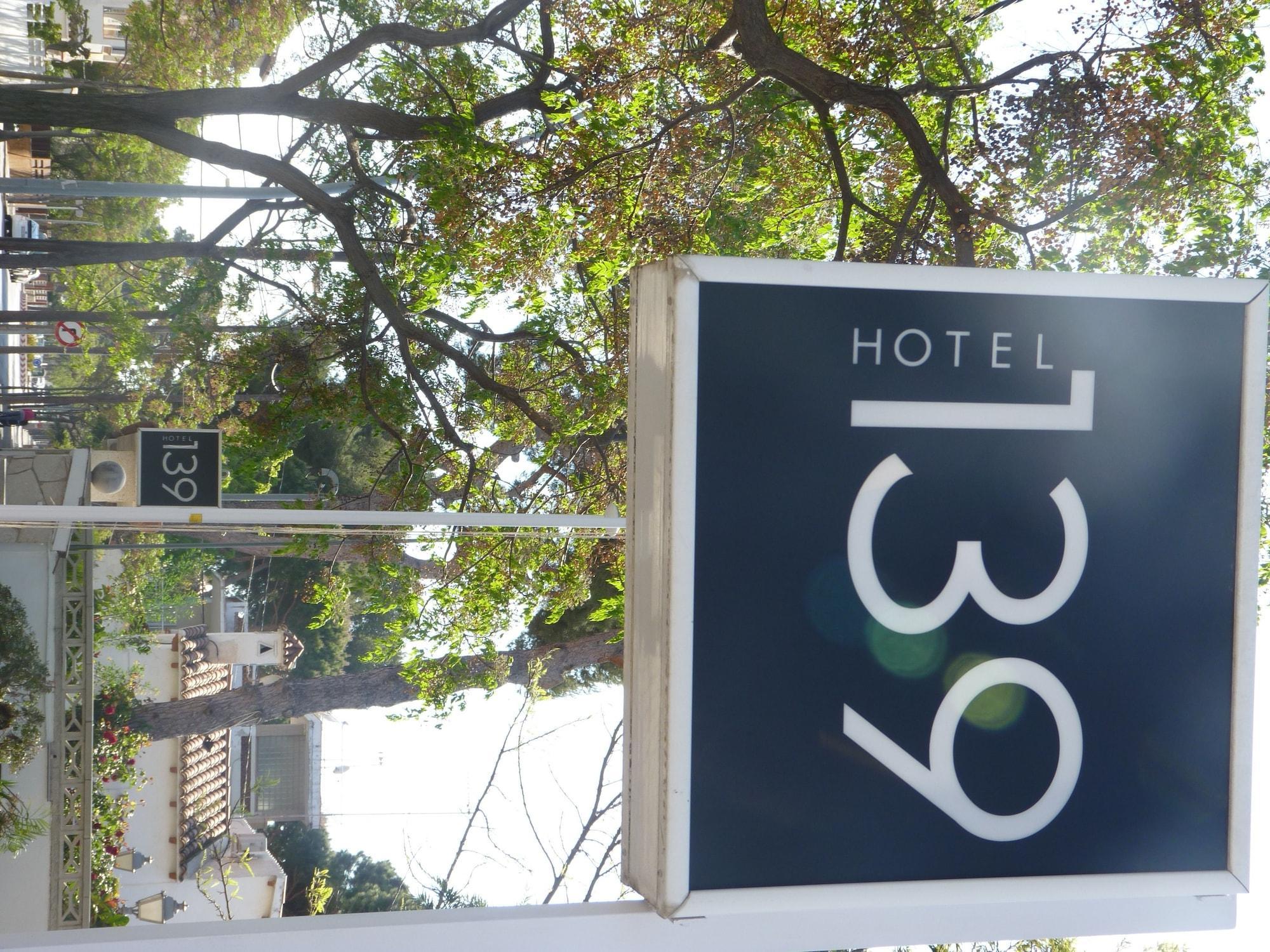 Hotel 139 Castelldefels Kültér fotó