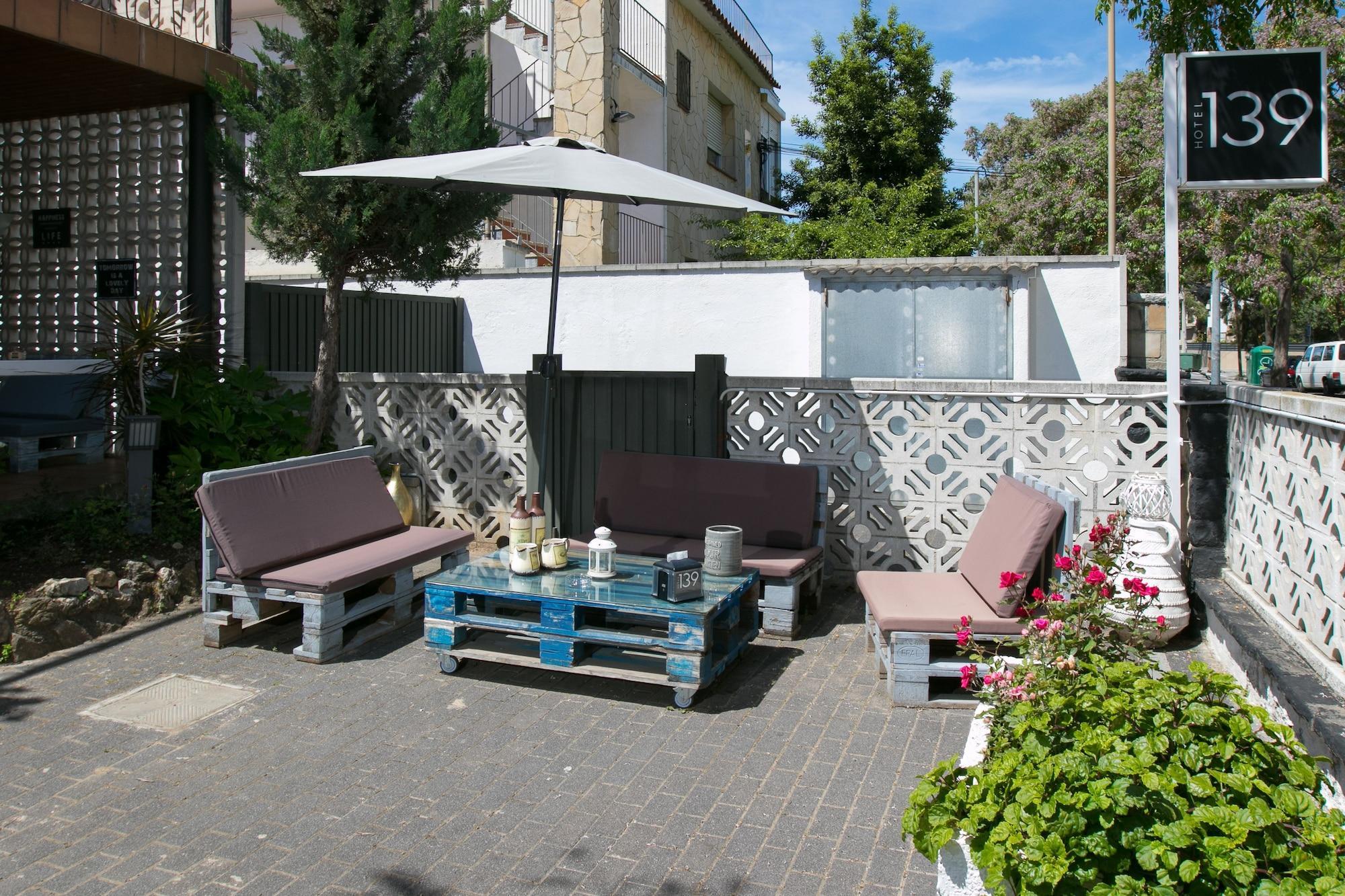 Hotel 139 Castelldefels Kültér fotó