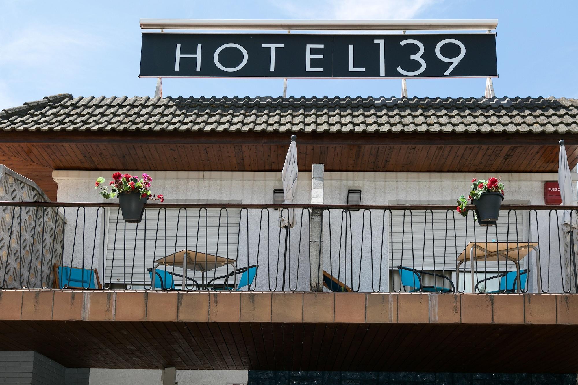 Hotel 139 Castelldefels Kültér fotó