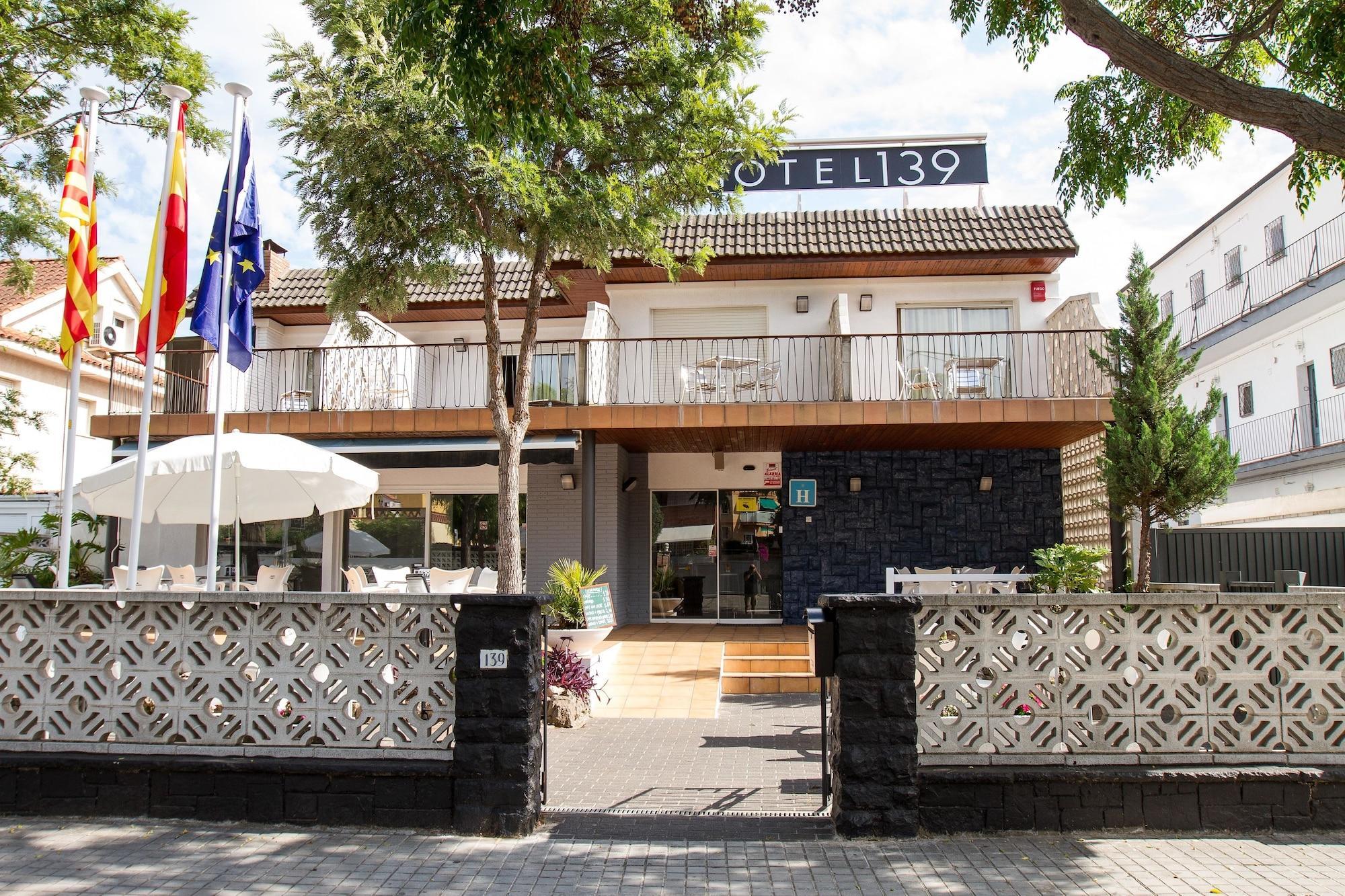 Hotel 139 Castelldefels Kültér fotó