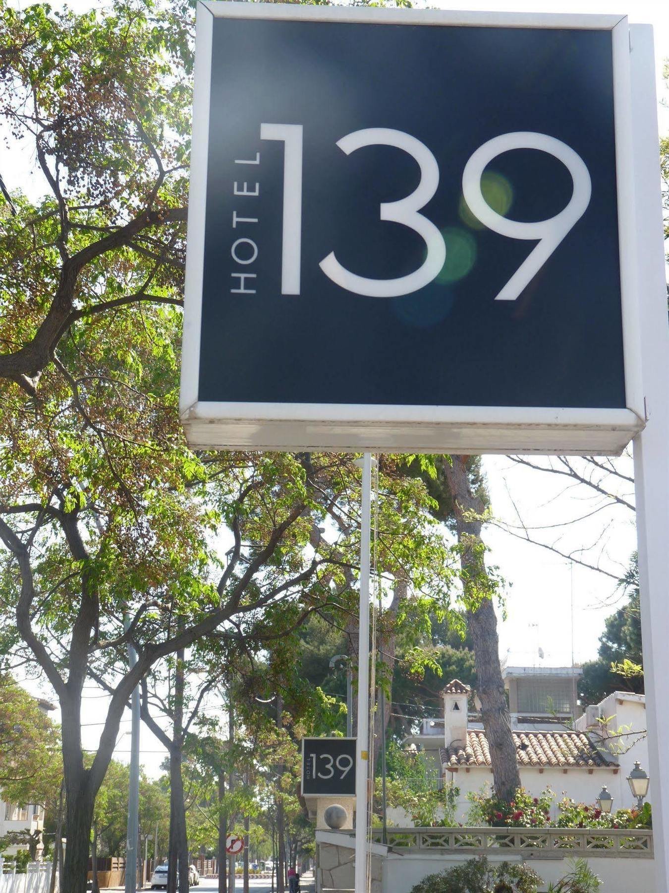 Hotel 139 Castelldefels Kültér fotó